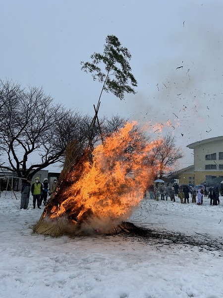 小正月行事どんど焼き　新潟県胎内市